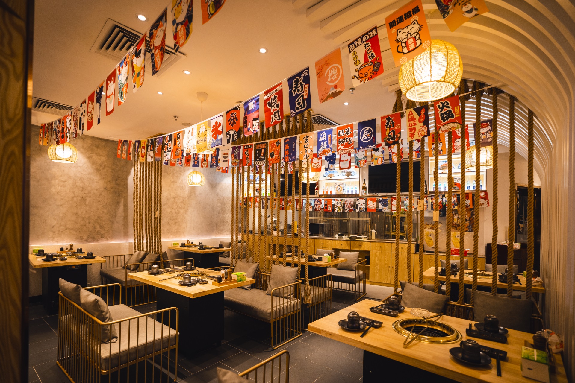 湘菜如何通过深圳餐饮空间设计来确定餐厅的装修风格？